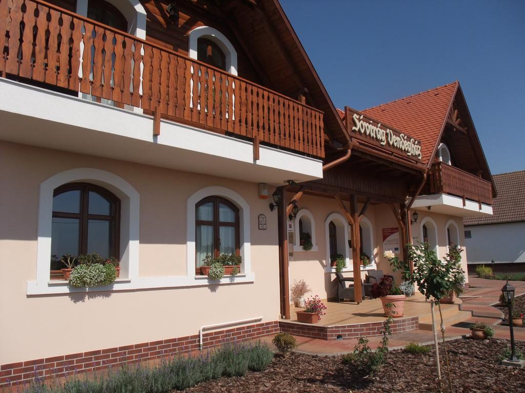 Hotel Sovirag Vendeghaz Hortobágy Zewnętrze zdjęcie