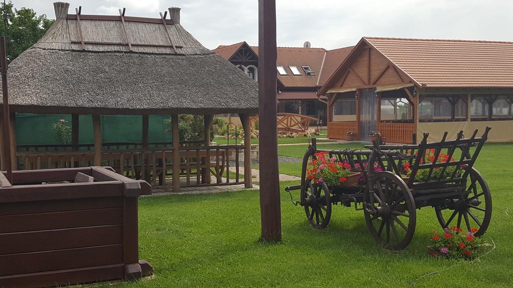 Hotel Sovirag Vendeghaz Hortobágy Zewnętrze zdjęcie